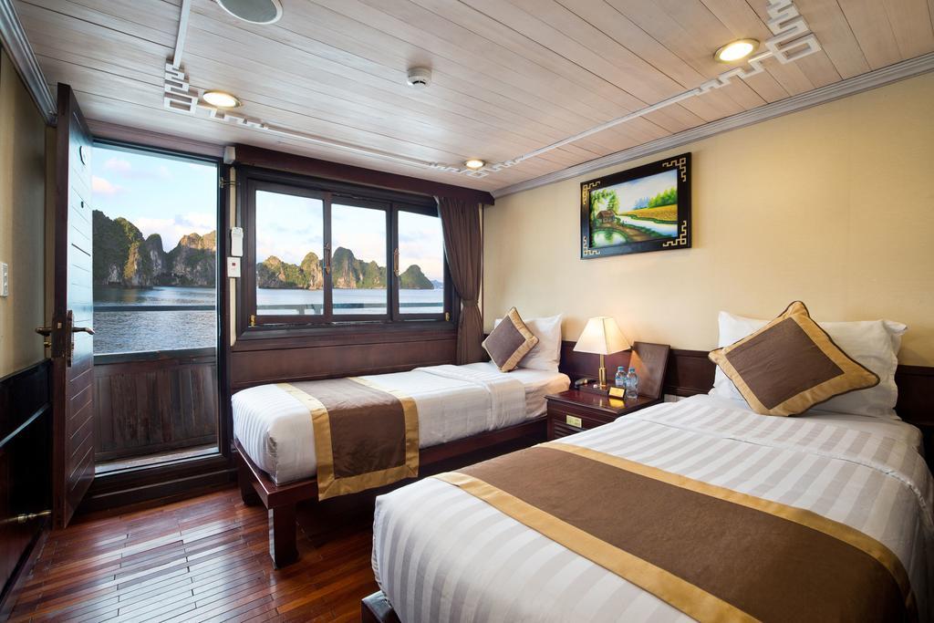 Apricot Premium Cruise Hotell Ha Long Exteriör bild